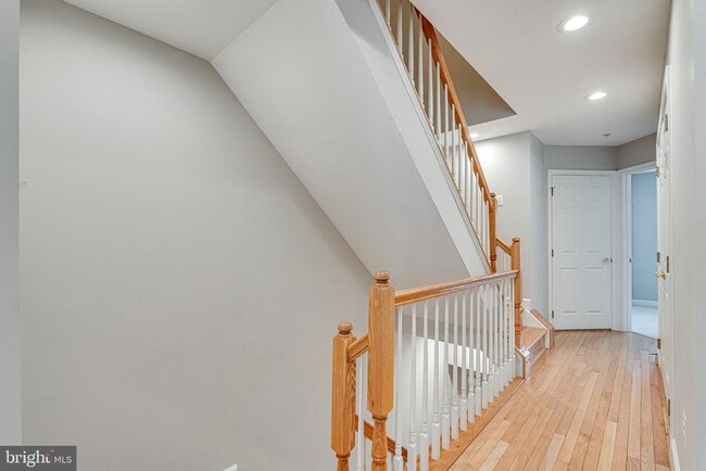 Building Photo - 8872 Ashgrove House Ln