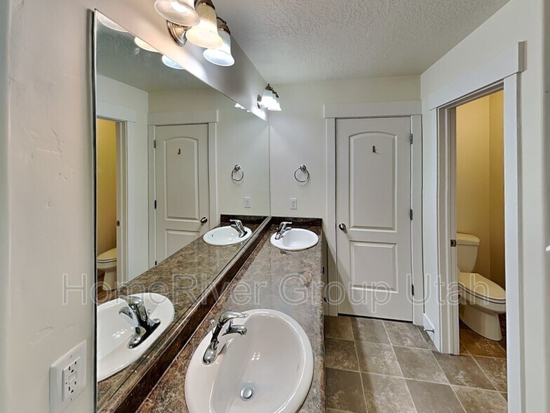 Building Photo - 708 S 80 E