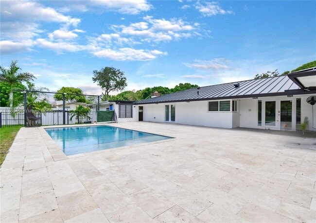 Building Photo - 18300 SW 48th St