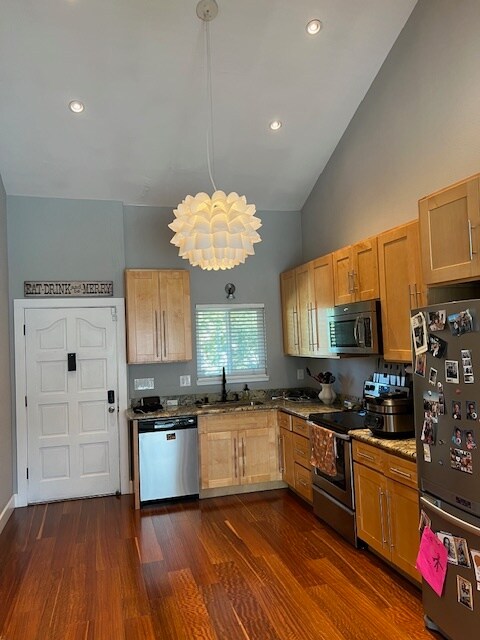 Kitchen - 3847 Vineyard Ave