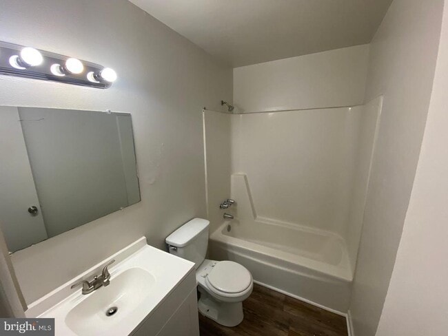 Building Photo - 4249 Normandy Ct