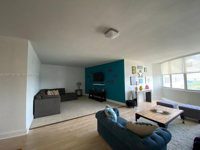 Building Photo - 7441 Wayne Ave