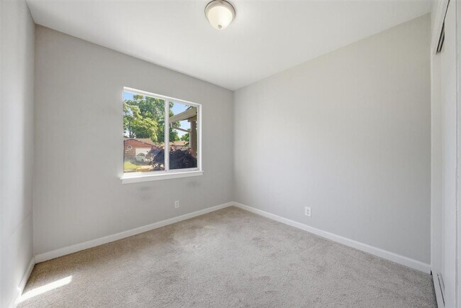 Building Photo - 2612 Ribier Way