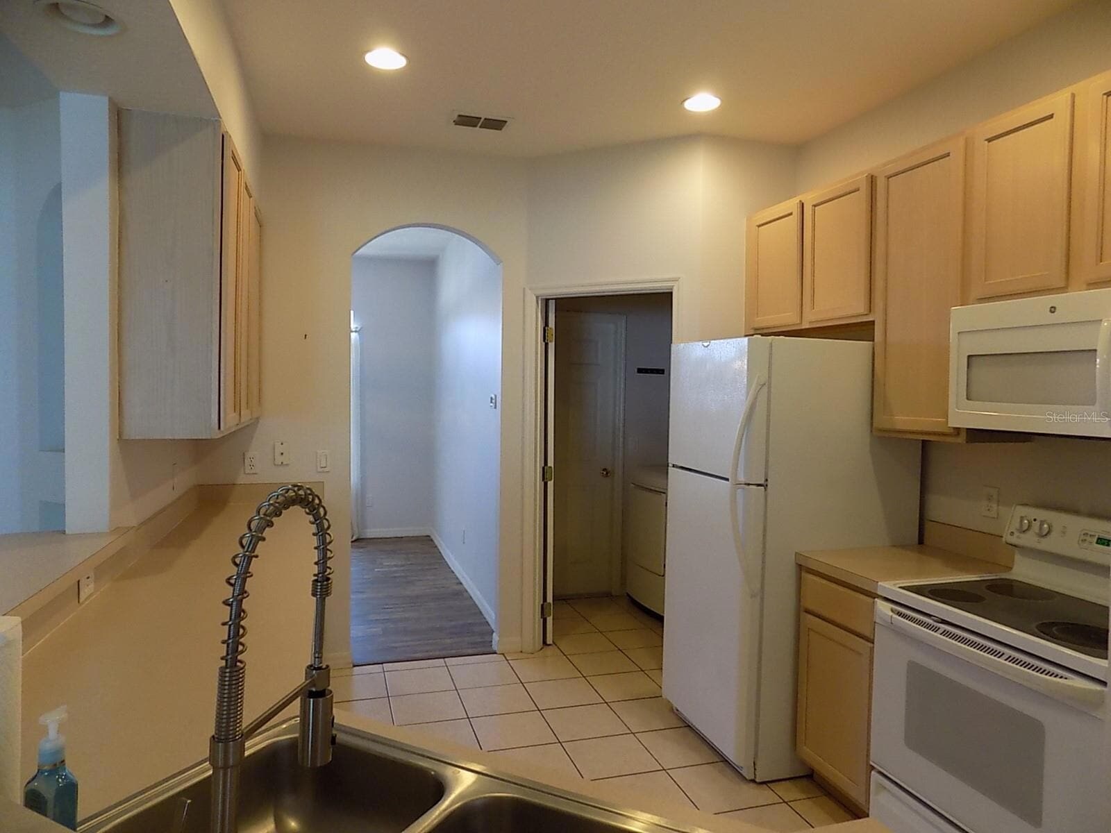 Building Photo - 1214 Shagrock Ct