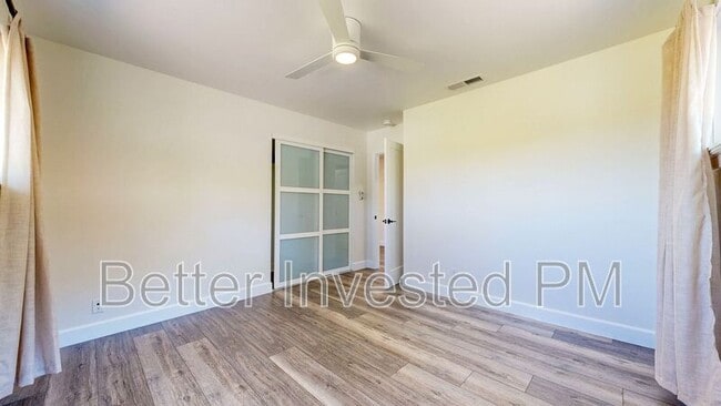 Building Photo - 475 Country Club Dr