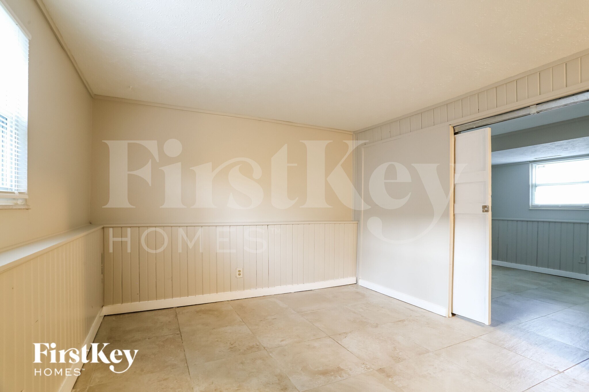 Building Photo - 4609 Paxton Dr S