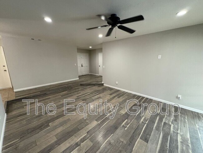 Building Photo - 1937 Chinowth St