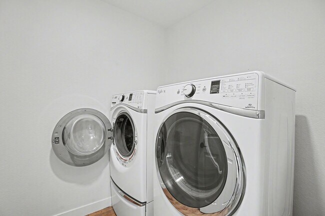 Building Photo - Backs to Open Space | Over 4,000 Sq Ft | Updated Kitchen + Solar