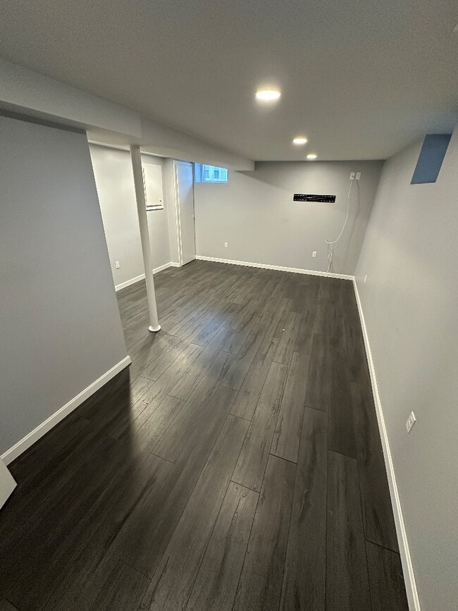 Building Photo - 151 Edinboro St