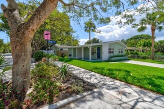 Building Photo - Charming 2-bed/1-bath home within walking ...