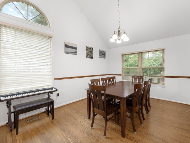 Building Photo - "Stunning 4-Bed Gem with Finished Basement...
