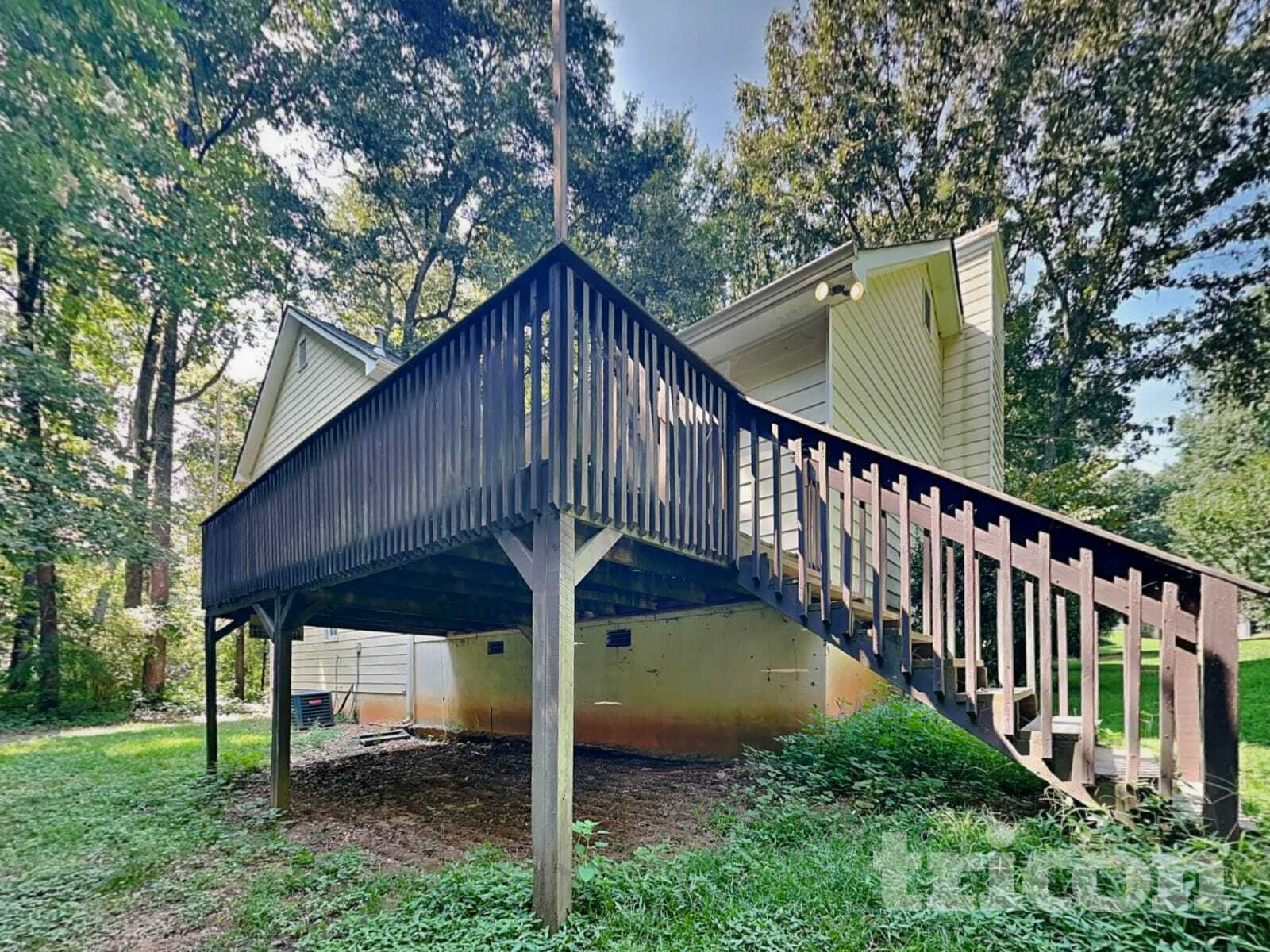 Building Photo - 5450 Bridle Dr