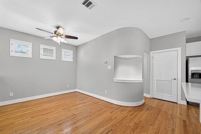Building Photo - 2705 Rutland St