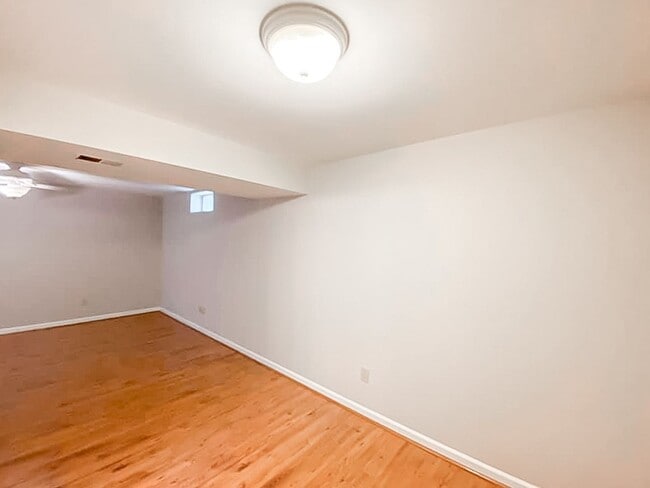 Building Photo - Fantastic 4 Bedroom 3.5 Bathroom Colonial ...