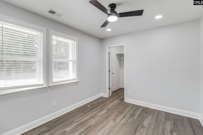 Building Photo - 2327 Willow St