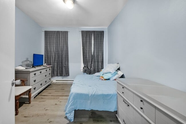 Building Photo - 830 Chestnut St