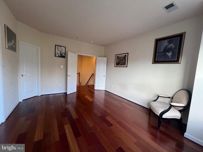 Building Photo - 604 Ridgemont Ave