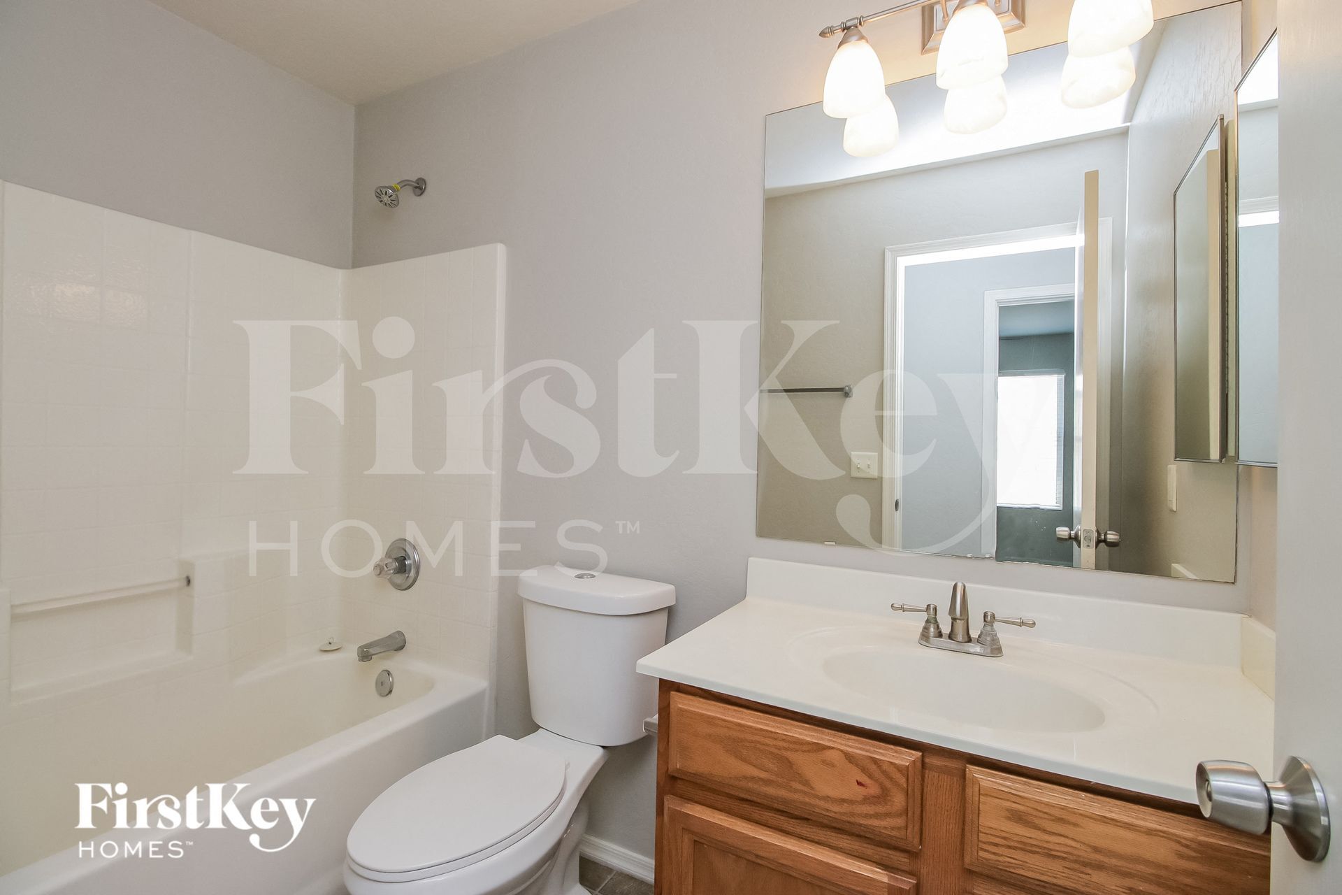 Building Photo - 3941 E Esplanade Ave