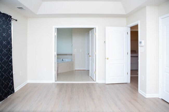 Building Photo - 2829 Forest Run Dr