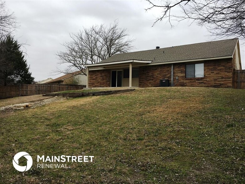 Building Photo - 508 Nora Ln