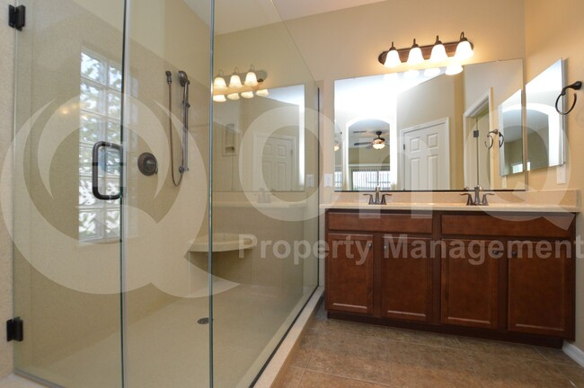 Building Photo - 40937 N Linden St