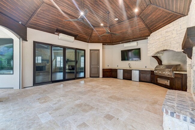 Building Photo - Exquisite 6000+ Sq Ft Home in Hidden Falls...