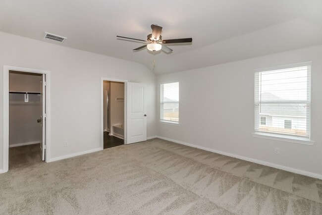 Building Photo - 413 Polly Grv Dr