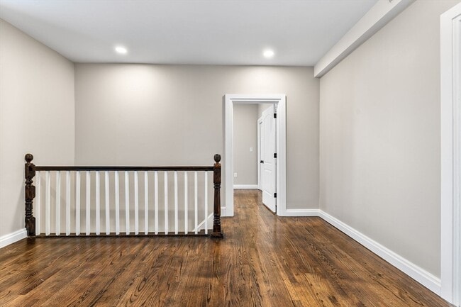 Building Photo - 62 Chestnut St