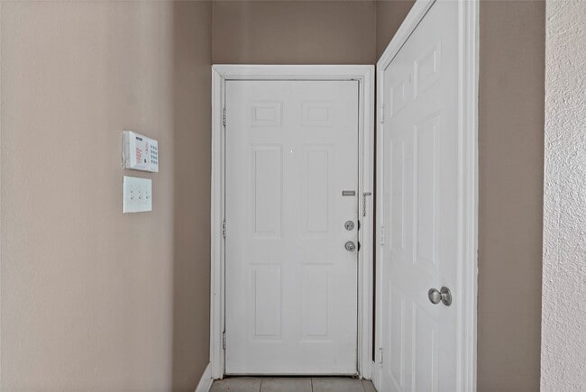 Building Photo - 801 Luther W St