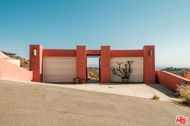 Primary Photo - 3029 Sequit Dr