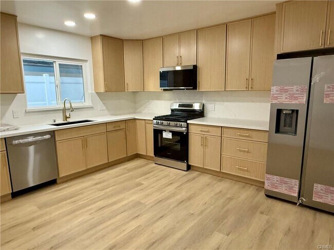 Building Photo - 8561 Marklein Ave