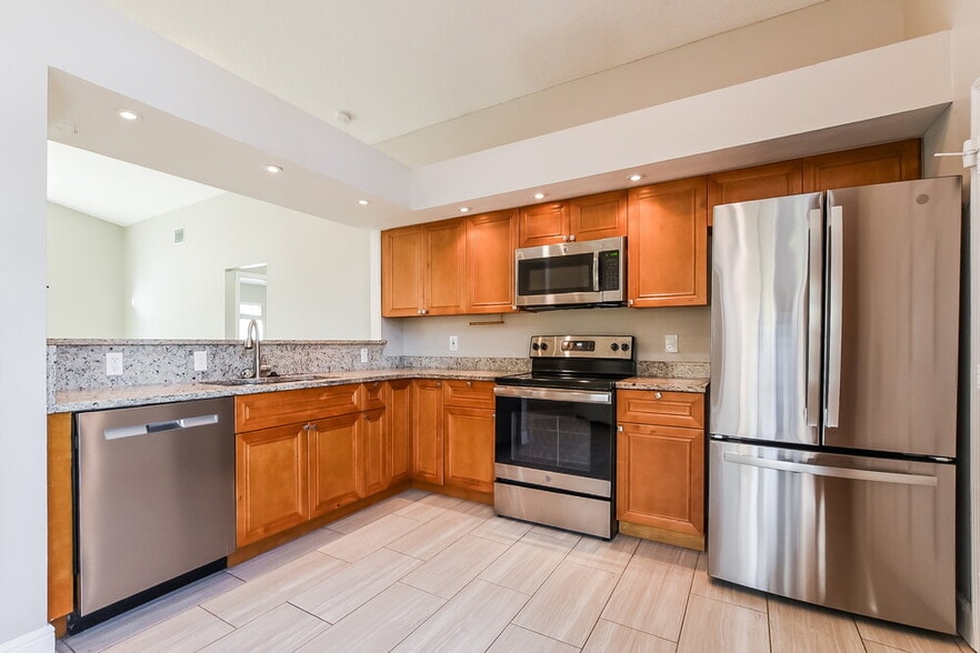 Building Photo - 2970 Stillwater Dr