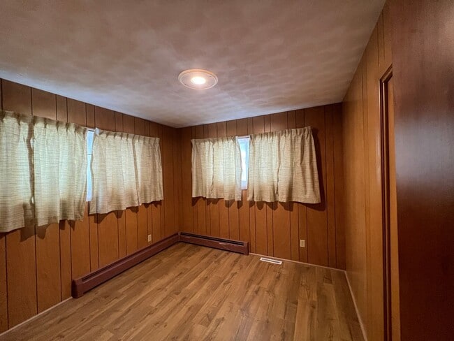 Building Photo - Click the “Apply Now” button or email wapmrentals@gmail.com for a prompt response.