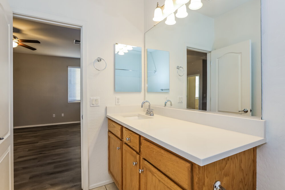 Building Photo - 865 E Stottler Dr