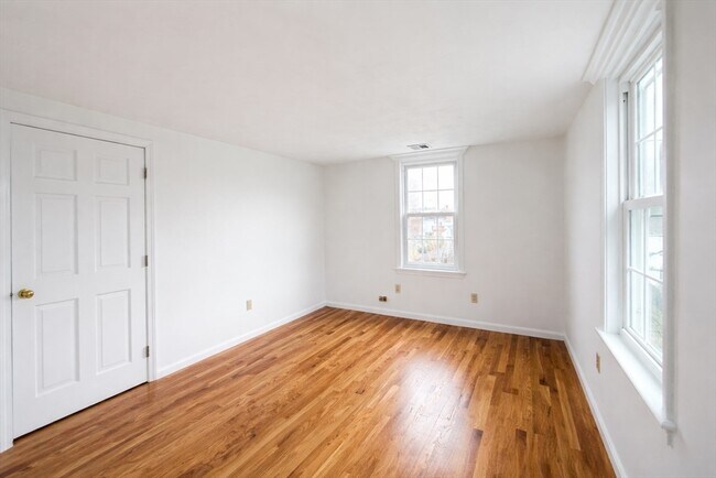 Building Photo - 78 Dalby St