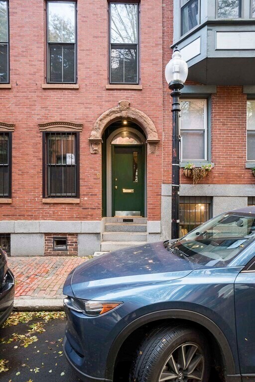 Building Photo - 6 Dwight St