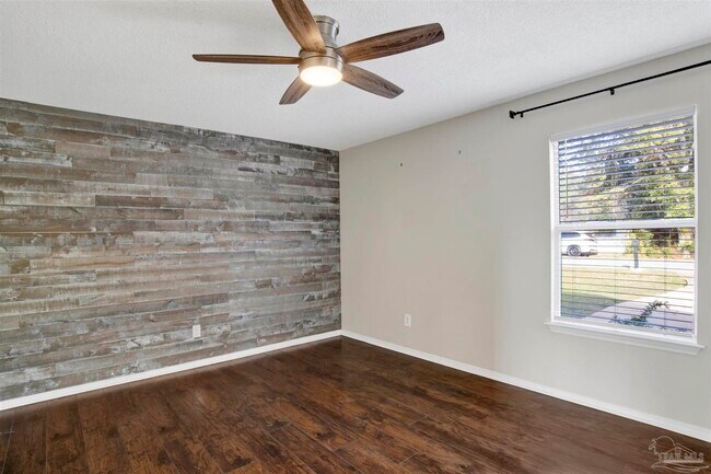 Building Photo - 165 Valdosta Ave