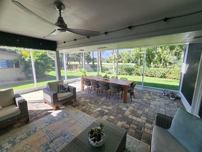 Building Photo - Gorgeous Hidden Lakes 3/2/2 Home