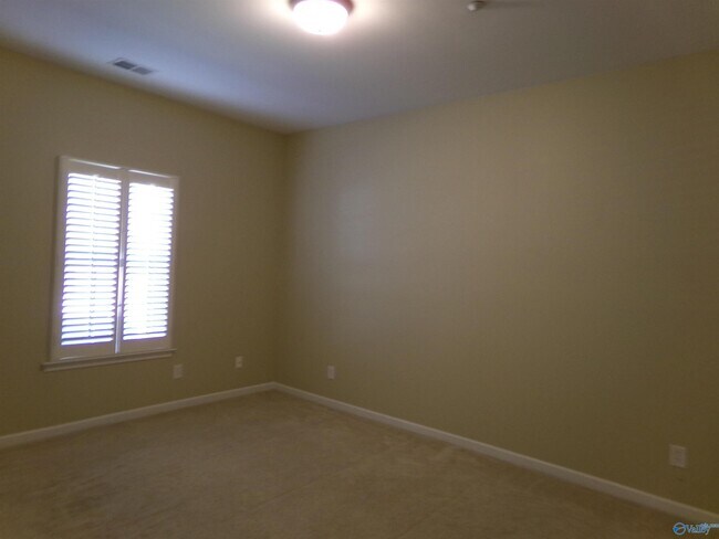 Building Photo - 65 Valley Way Cir SE