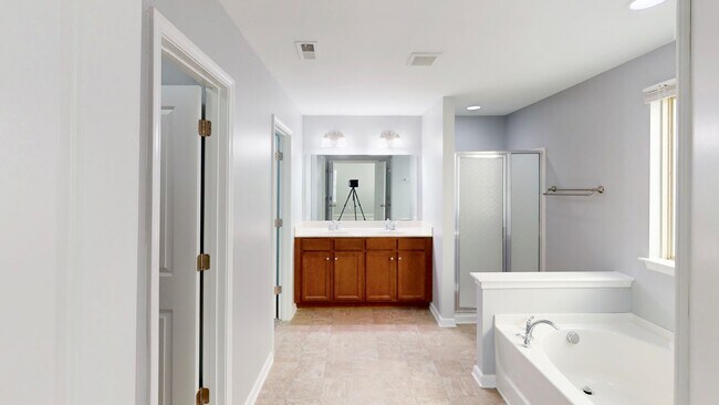 Building Photo - 16126 Long Talon Way