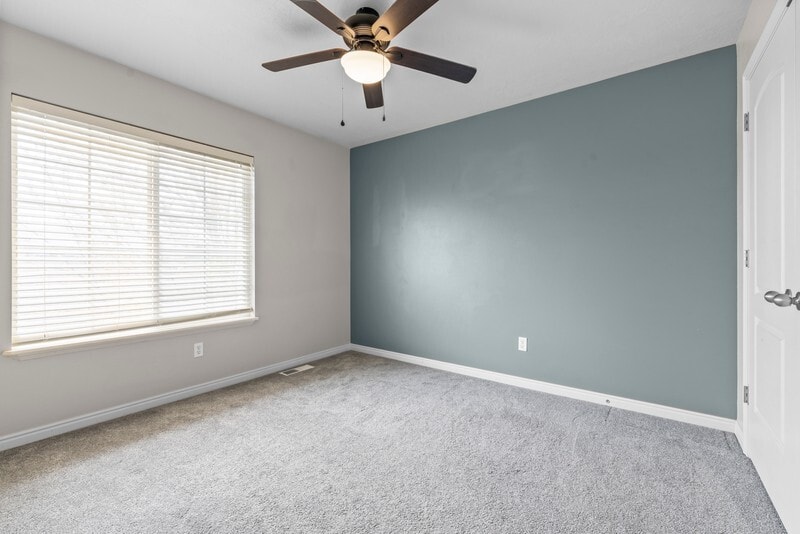 Building Photo - 231 Sunshine Dr