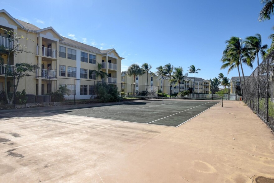 Building Photo - 6307 La Costa Dr