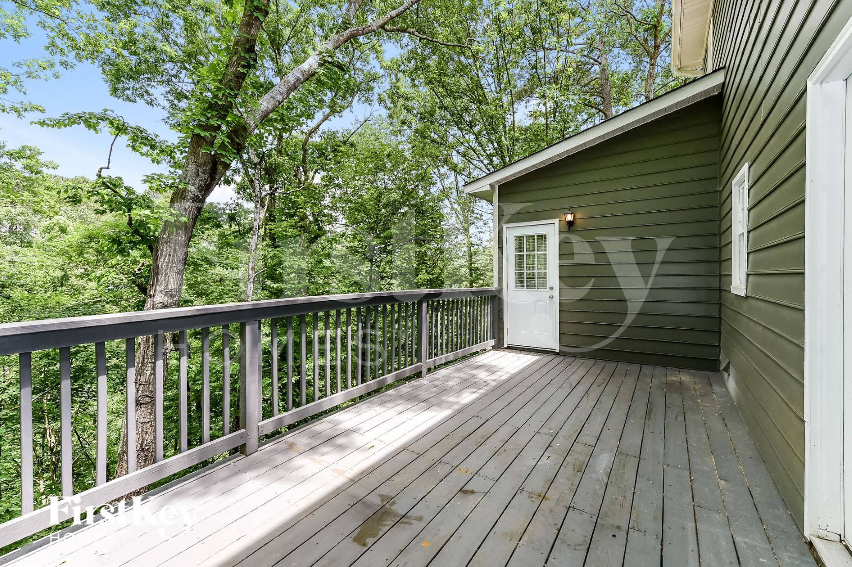 Building Photo - 1600 Brookview Cove