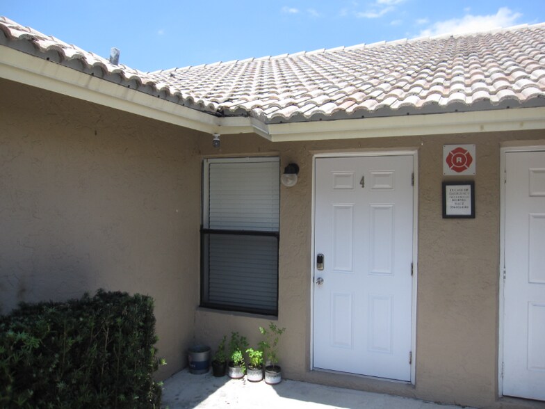 Building Photo - 4141 NW 114th Ave