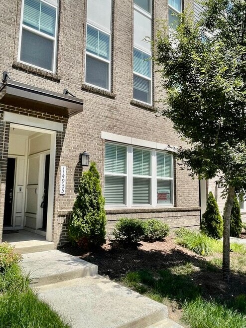 Building Photo - 14955 River Walk Way