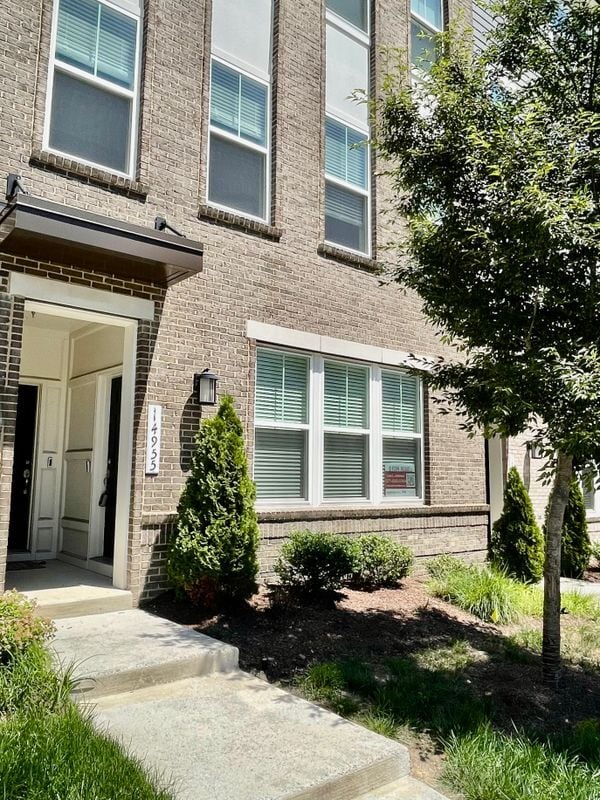 Building Photo - 14955 River Walk Way