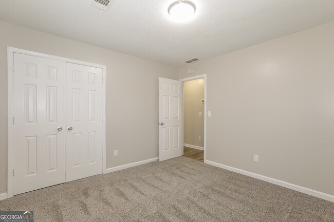 Building Photo - 2117 Tiffany Trail