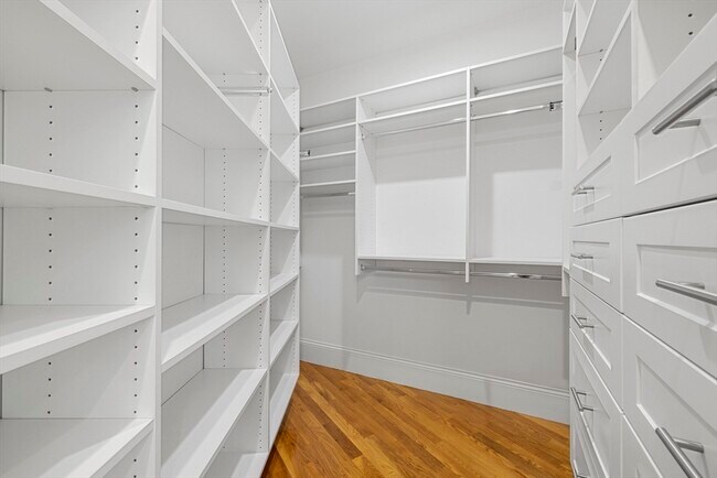 Building Photo - 1248 Beacon St
