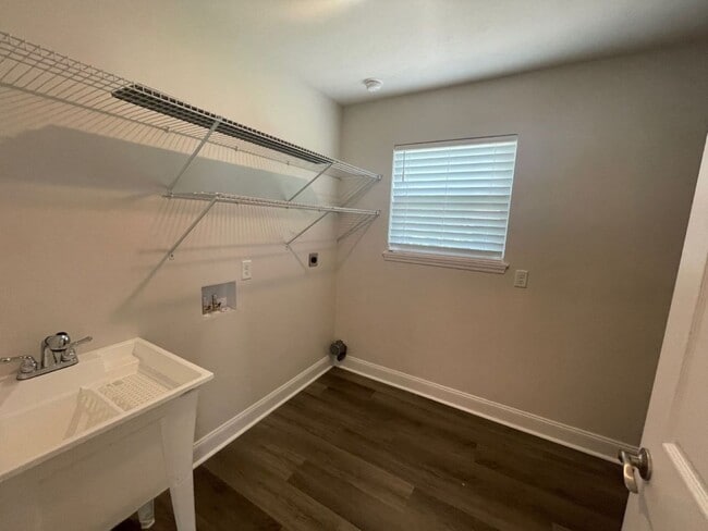 Building Photo - 3/2 in Turkey Creek!