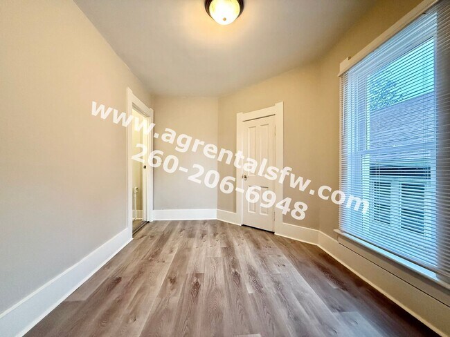Building Photo - 912 Savilla Ave